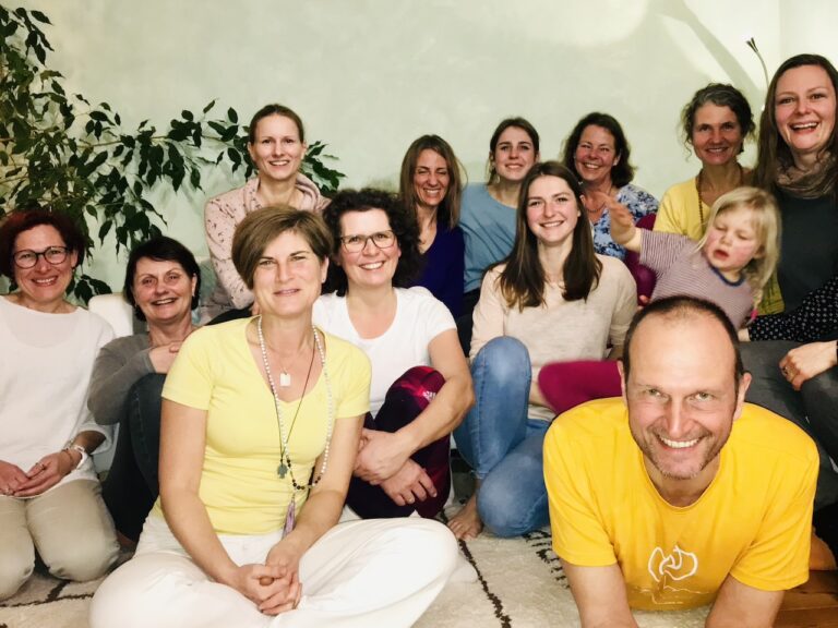 17_YLA_Yogalehrerinnen_YiY.jpeg