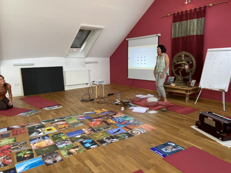 Yoga-Ausbildung_YiY.jpeg